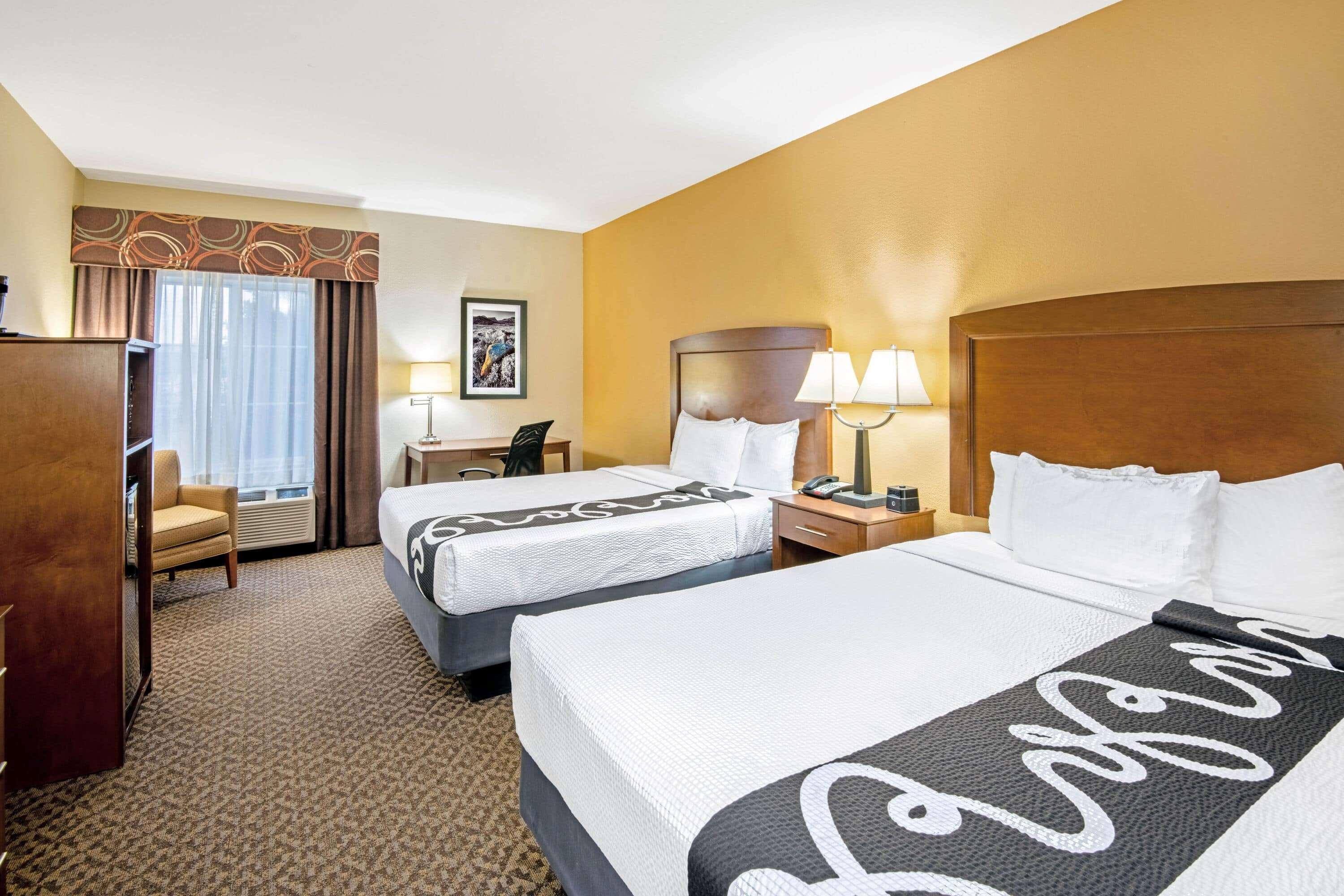 Hotel La Quinta By Wyndham / Sill