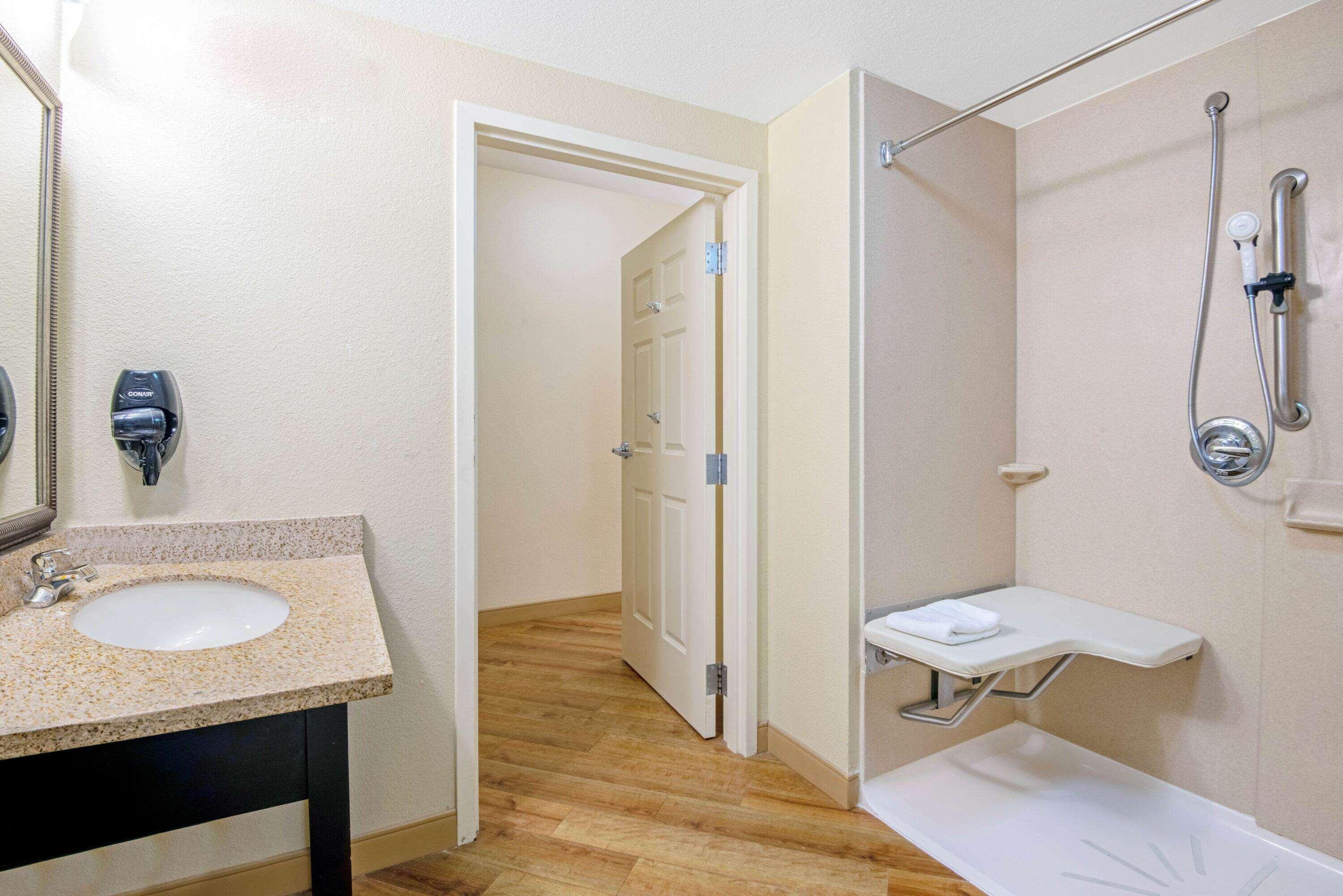 Hotel La Quinta By Wyndham / Sill 3*