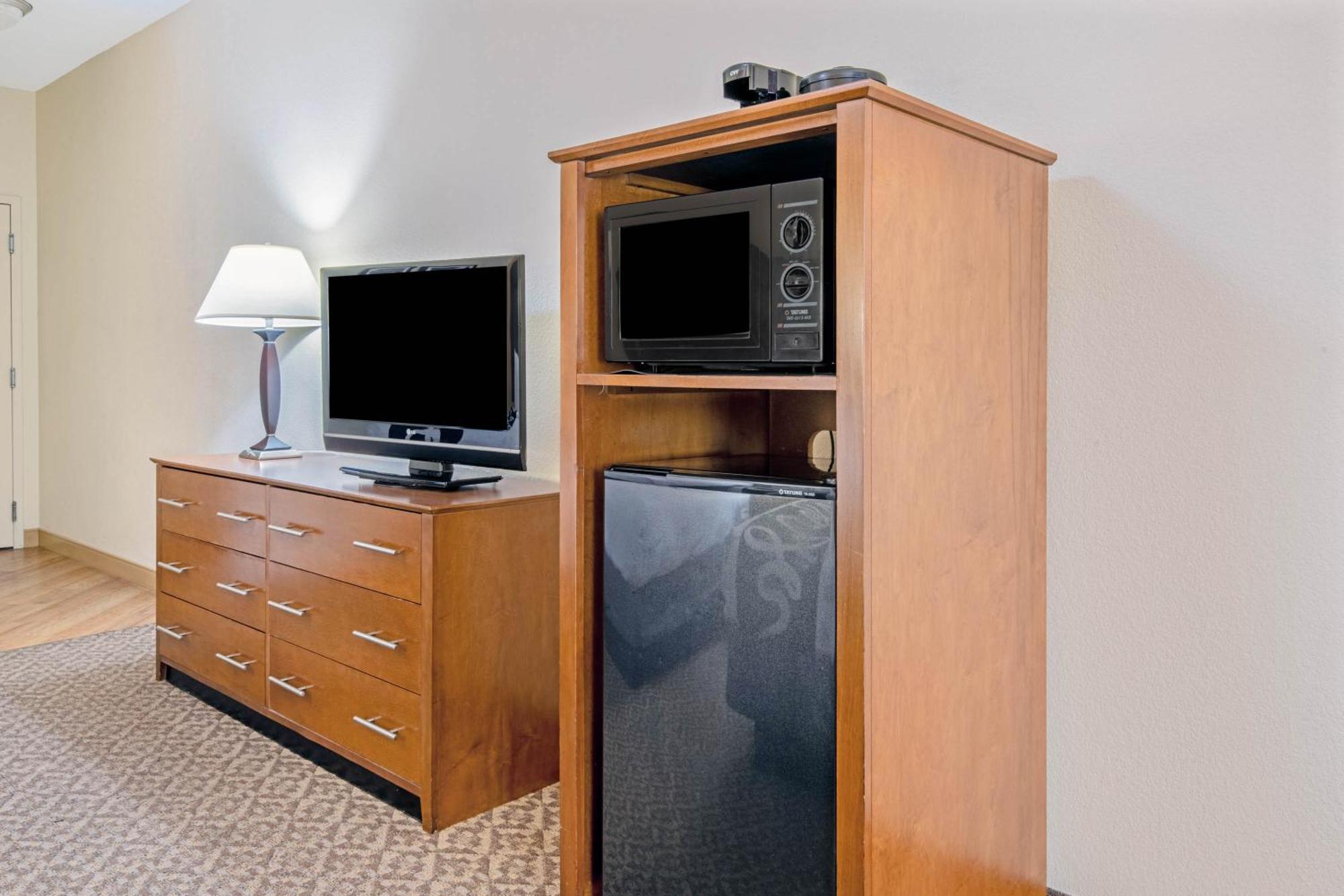 La Quinta By Wyndham / Sill Lawton